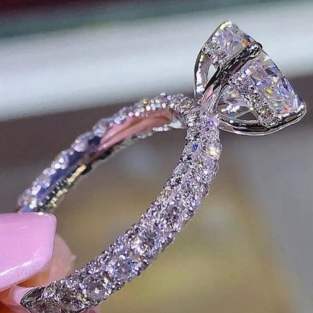 NEW 18K WHITE GOLD DIAMOND ENGAGEMENT RING - Picture 3 of 3